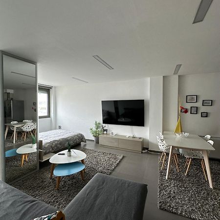Hitech Appartment Amaliada Ngoại thất bức ảnh