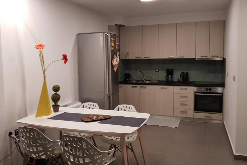Hitech Appartment Amaliada Ngoại thất bức ảnh